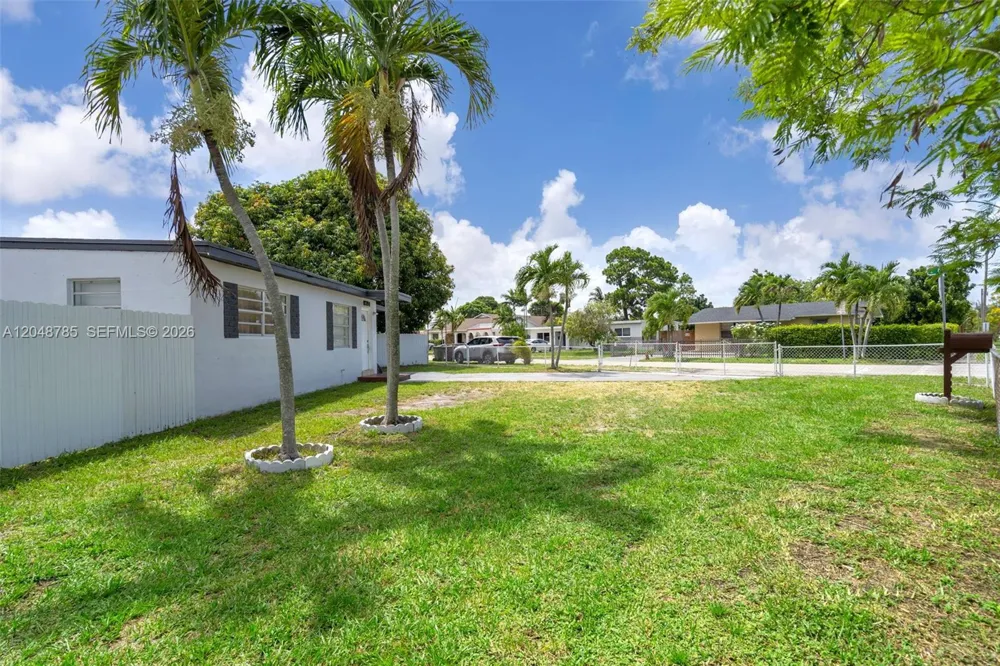 6084 E 7th Ave Hialeah, FL 33013