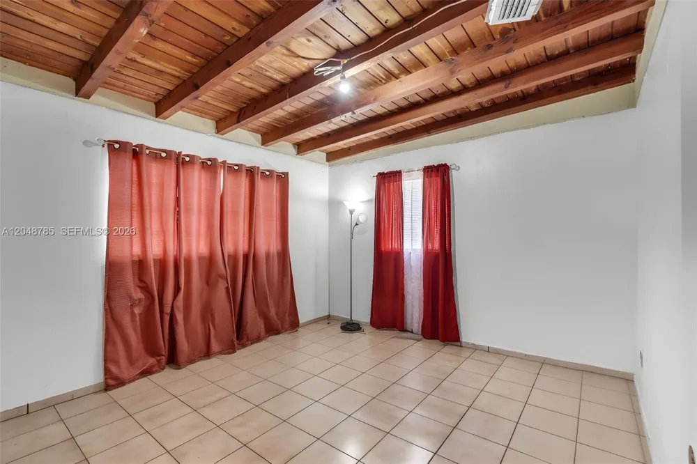 6084 E 7th Ave Hialeah, FL 33013