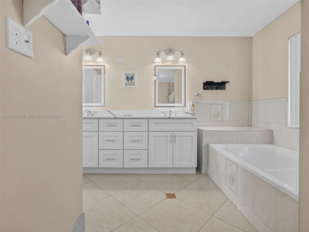 16203 NW 8th Dr Pembroke Pines, FL 33028