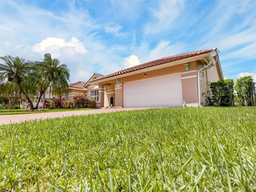 16203 NW 8th Dr Pembroke Pines, FL 33028