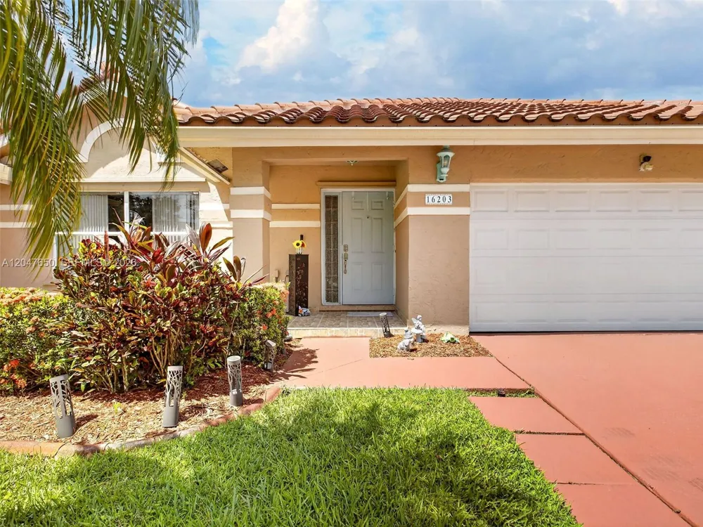 16203 NW 8th Dr Pembroke Pines, FL 33028