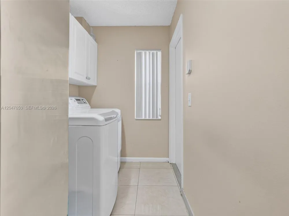 16203 NW 8th Dr Pembroke Pines, FL 33028