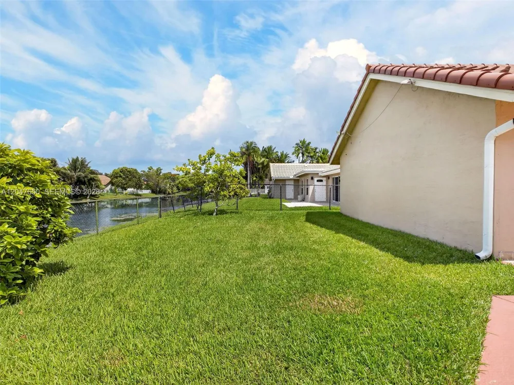 16203 NW 8th Dr Pembroke Pines, FL 33028