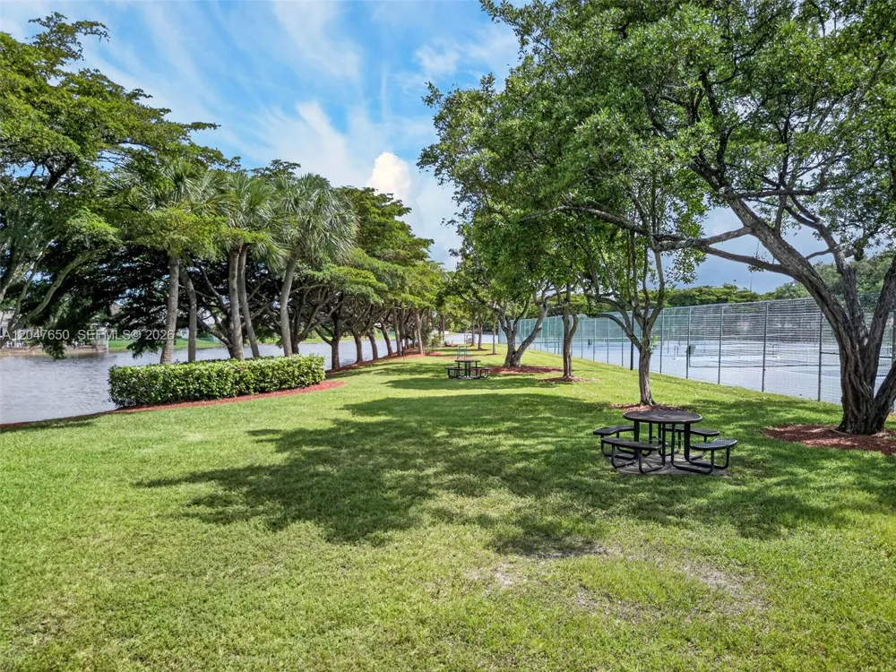 16203 NW 8th Dr Pembroke Pines, FL 33028