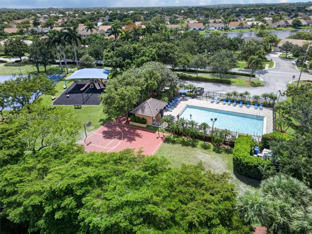16203 NW 8th Dr Pembroke Pines, FL 33028