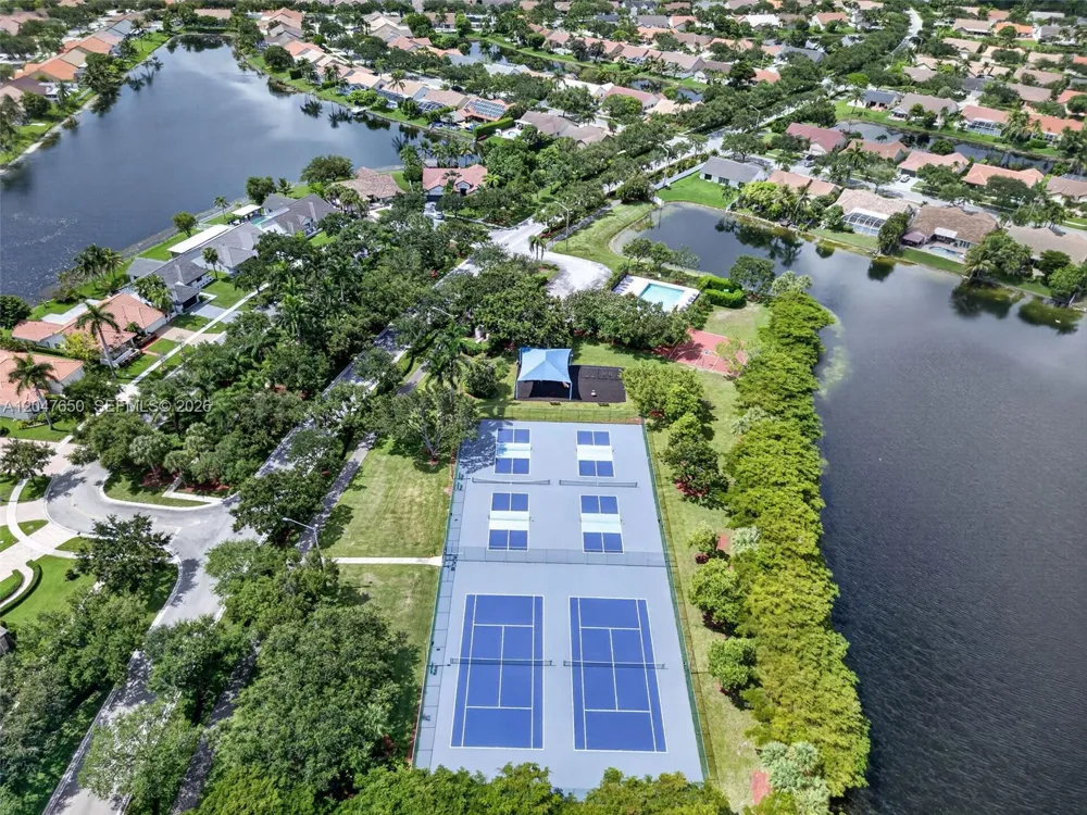 16203 NW 8th Dr Pembroke Pines, FL 33028