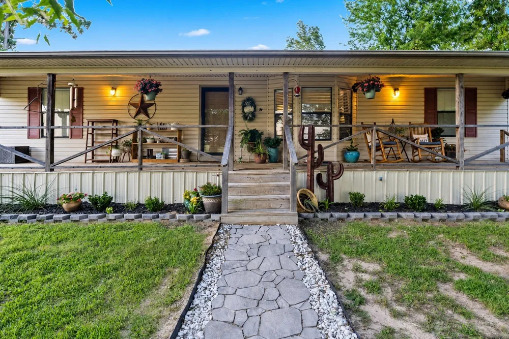 15197 Farm Road 71 E Sulphur Bluff, TX 75481