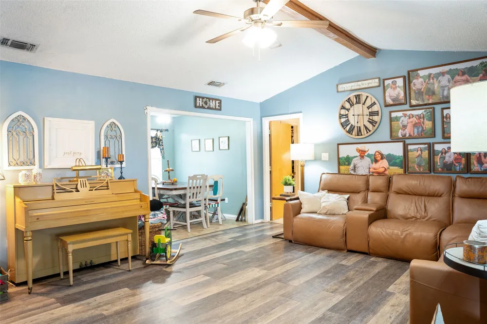 15197 Farm Road 71 E Sulphur Bluff, TX 75481