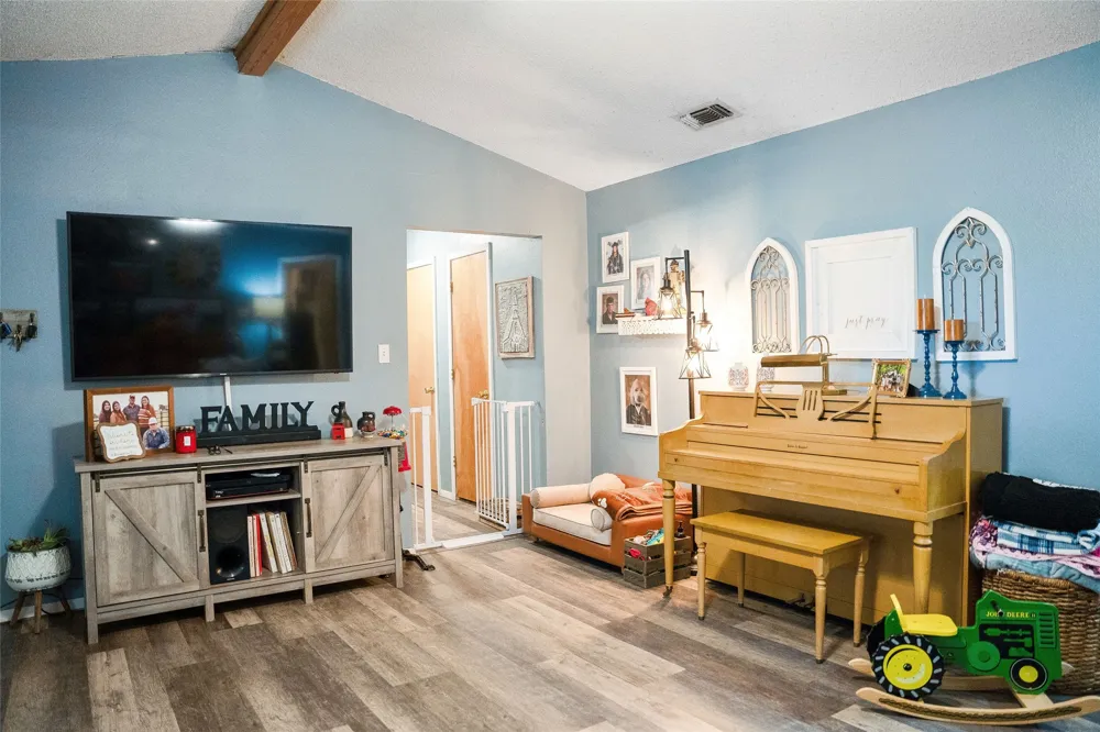 15197 Farm Road 71 E Sulphur Bluff, TX 75481