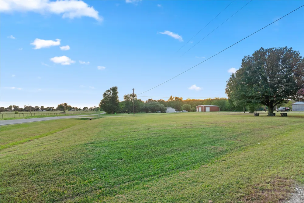 15197 Farm Road 71 E Sulphur Bluff, TX 75481