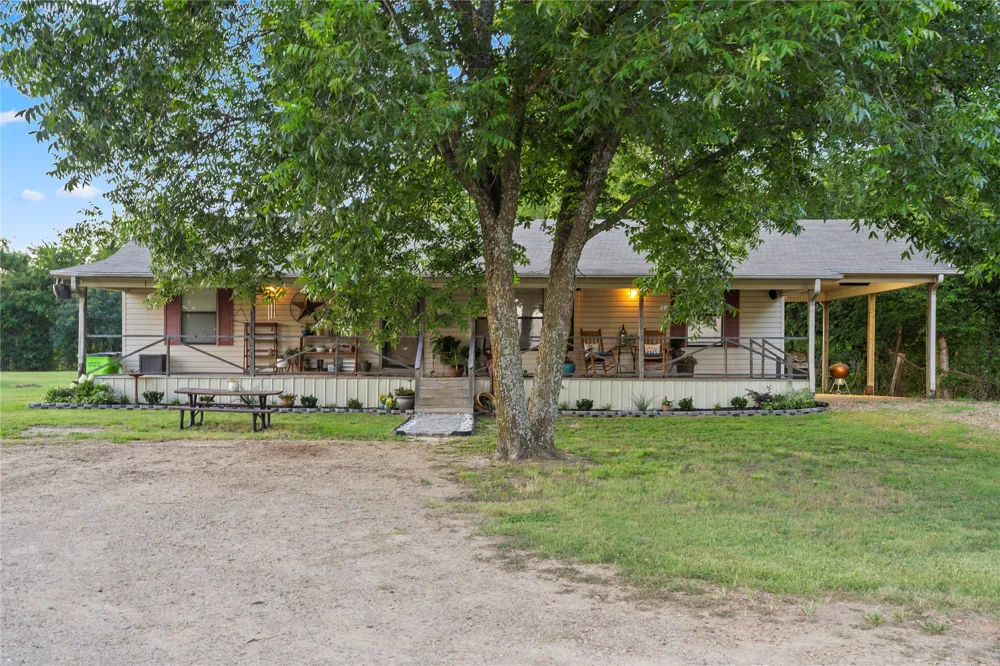 15197 Farm Road 71 E Sulphur Bluff, TX 75481