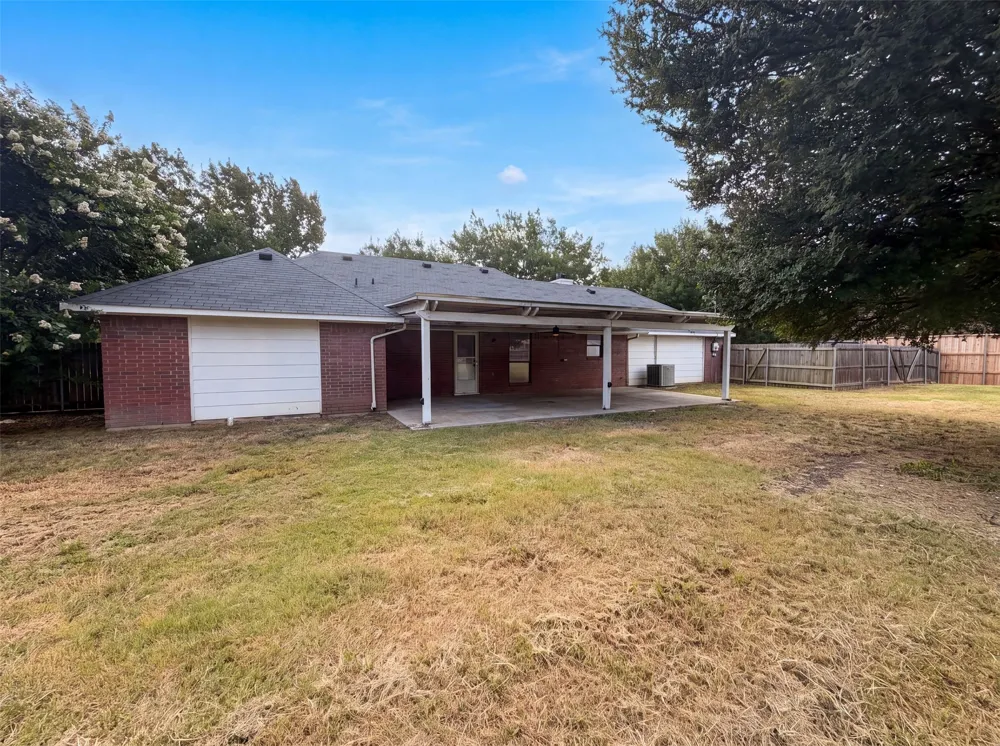 127 Jason Drive Red Oak, TX 75154