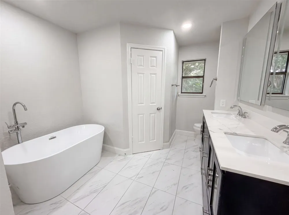 127 Jason Drive Red Oak, TX 75154