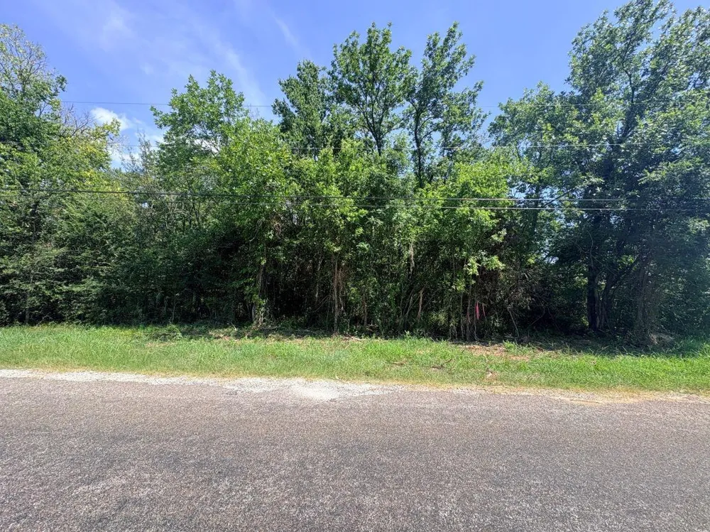 1 Crennan Lane Hearne, TX 77859
