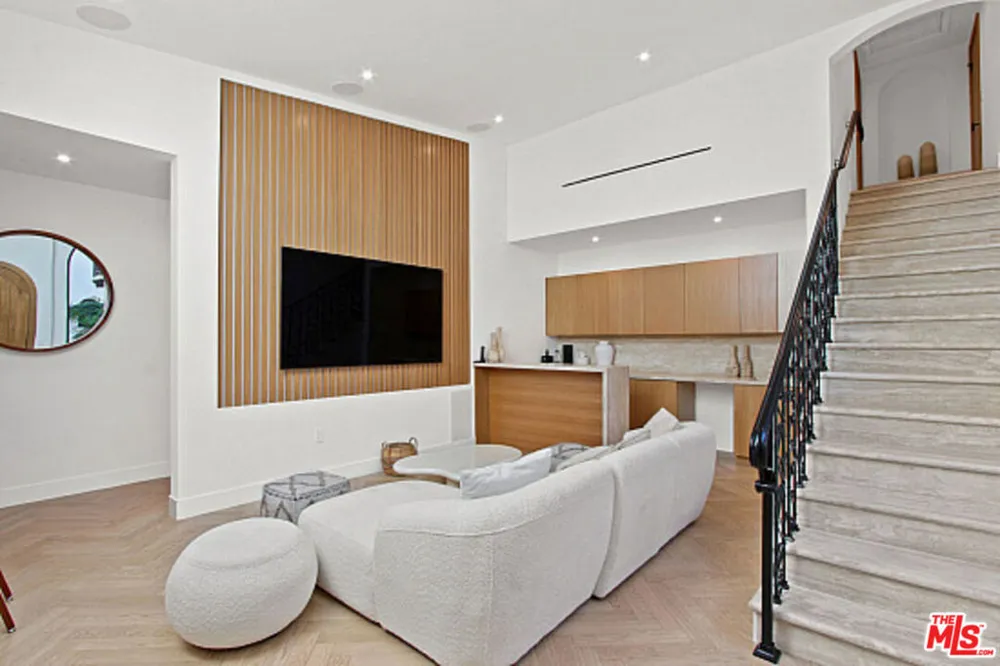9451 Sunset Boulevard Beverly Hills, CA 90210