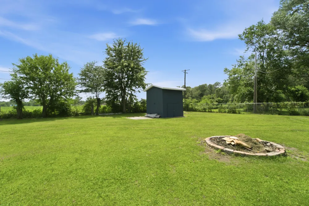 10302 493 E Demotte, IN 46310