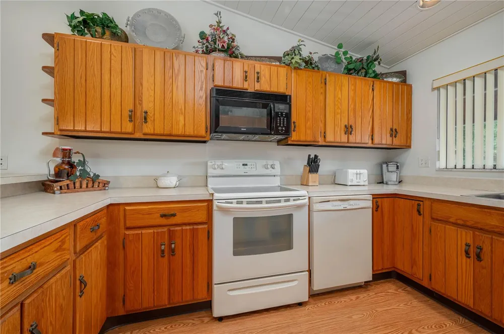 8203 VILLAGE DRIVE #H-23 Lake Wales, FL 33898