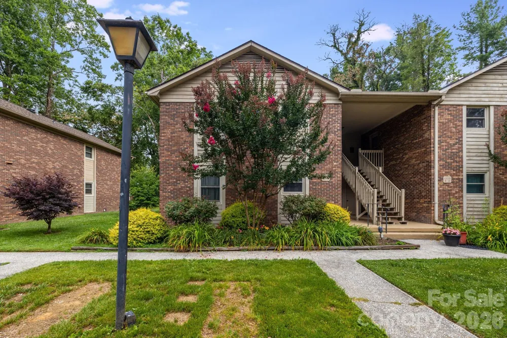 1325 4th Avenue W #C Hendersonville, NC 28739