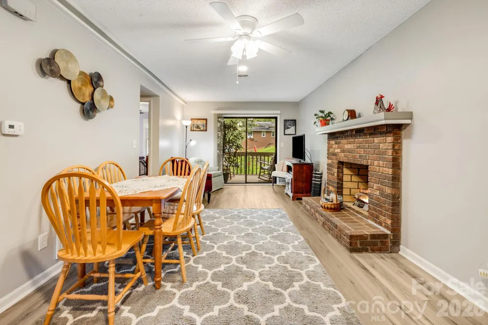 1325 4th Avenue W #C Hendersonville, NC 28739