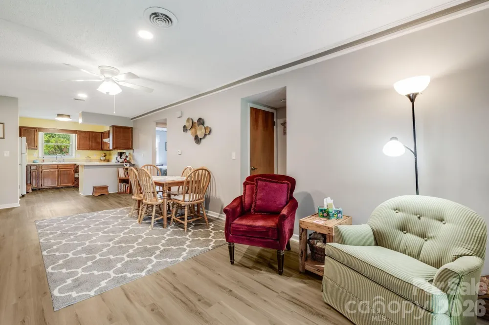 1325 4th Avenue W #C Hendersonville, NC 28739