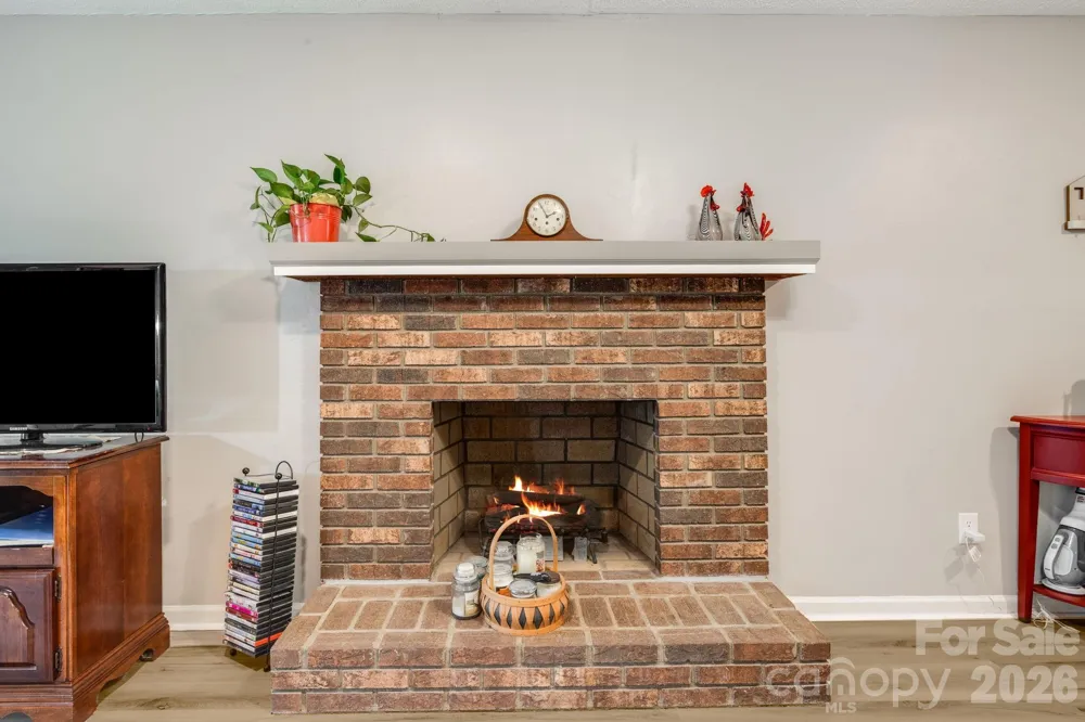 1325 4th Avenue W #C Hendersonville, NC 28739