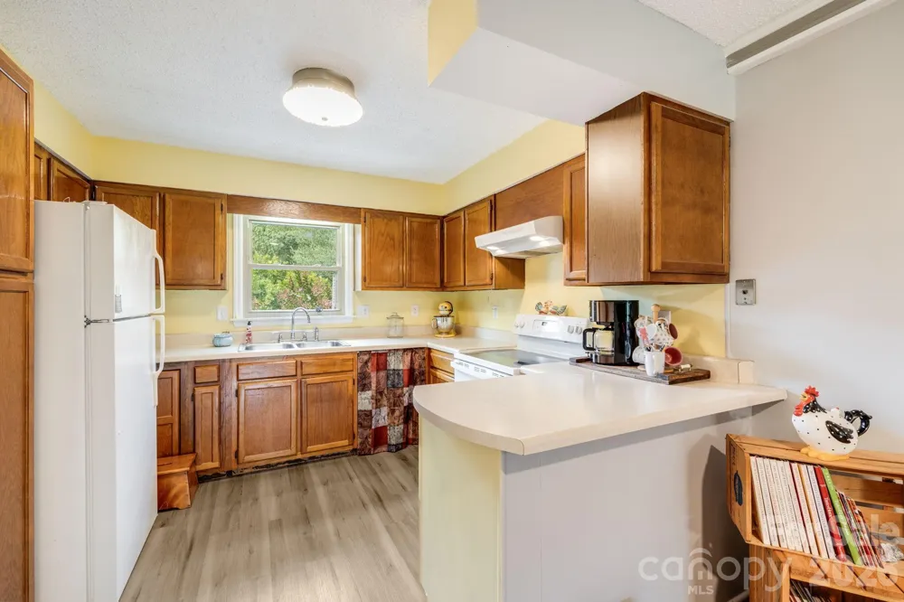 1325 4th Avenue W #C Hendersonville, NC 28739