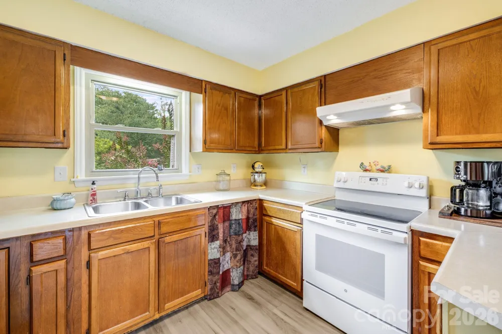1325 4th Avenue W #C Hendersonville, NC 28739