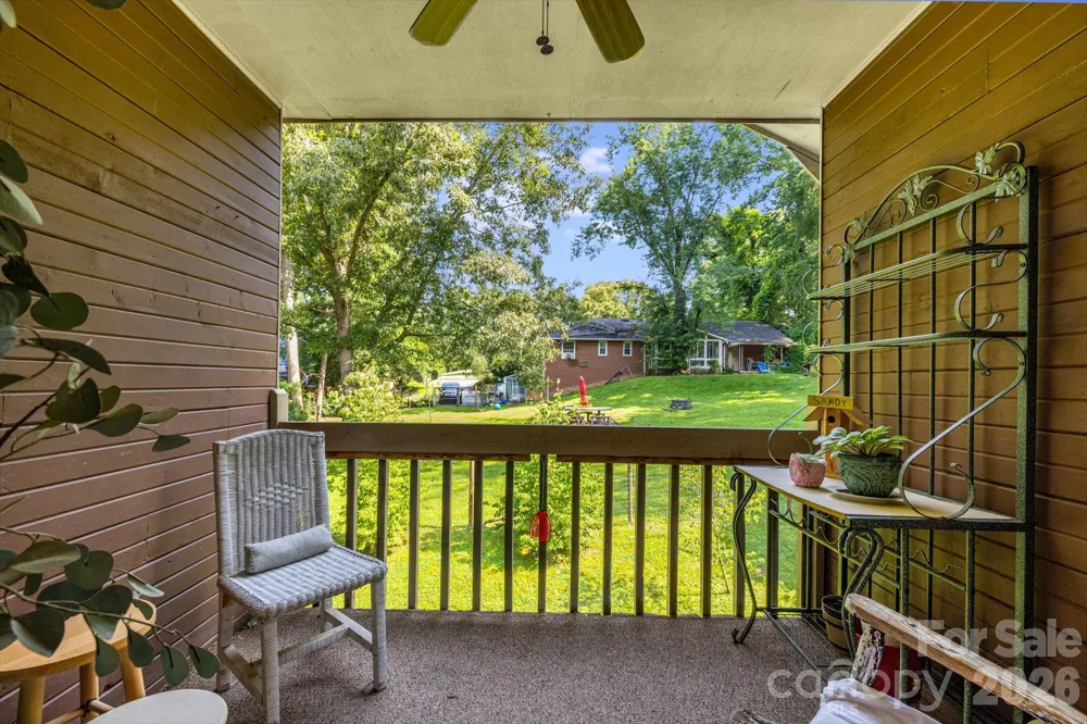 1325 4th Avenue W #C Hendersonville, NC 28739