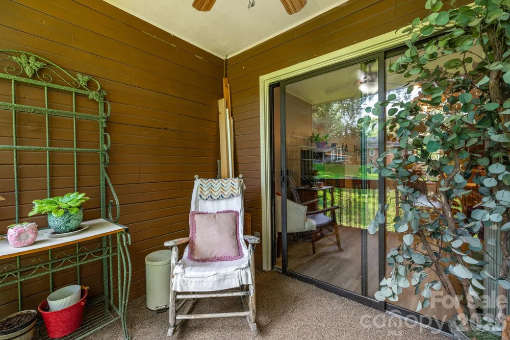 1325 4th Avenue W #C Hendersonville, NC 28739