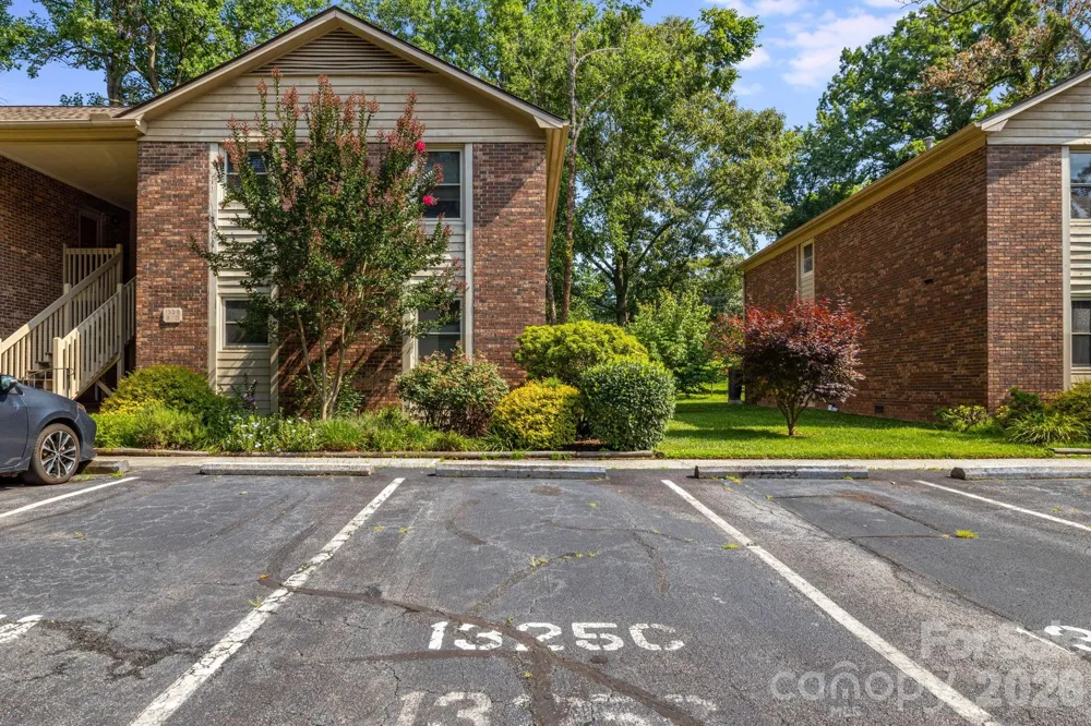 1325 4th Avenue W #C Hendersonville, NC 28739
