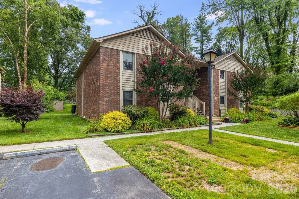 1325 4th Avenue W #C Hendersonville, NC 28739