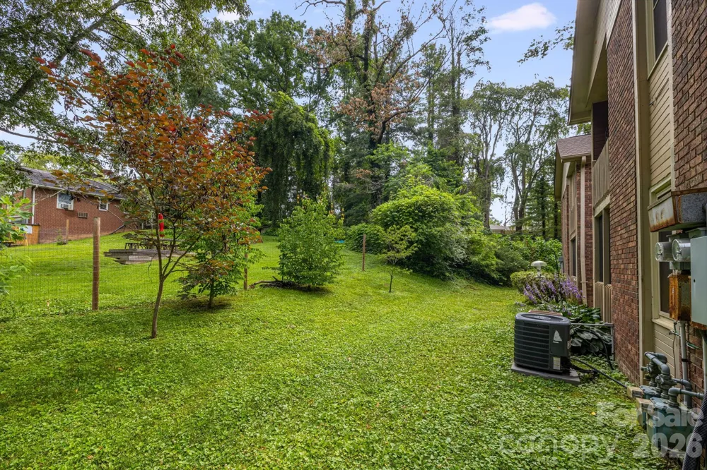 1325 4th Avenue W #C Hendersonville, NC 28739