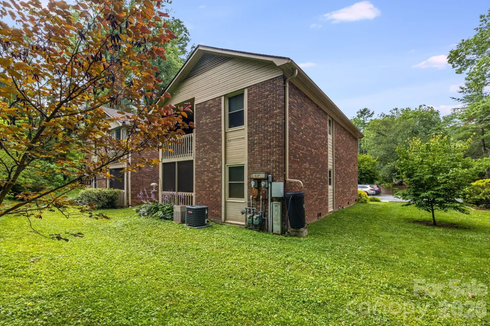 1325 4th Avenue W #C Hendersonville, NC 28739