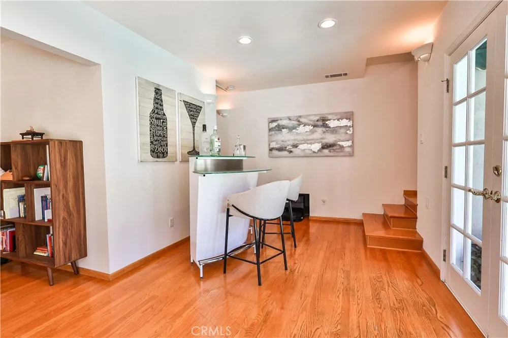 843 Entrada Glendora, CA 91741