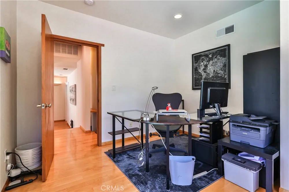 843 Entrada Glendora, CA 91741