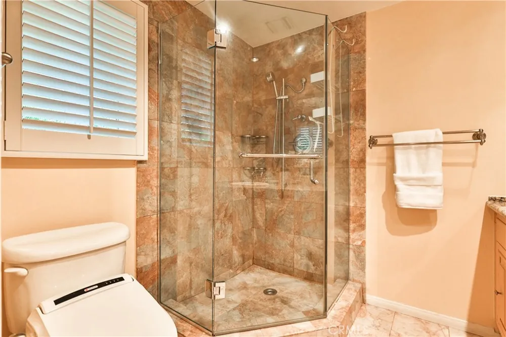 843 Entrada Glendora, CA 91741