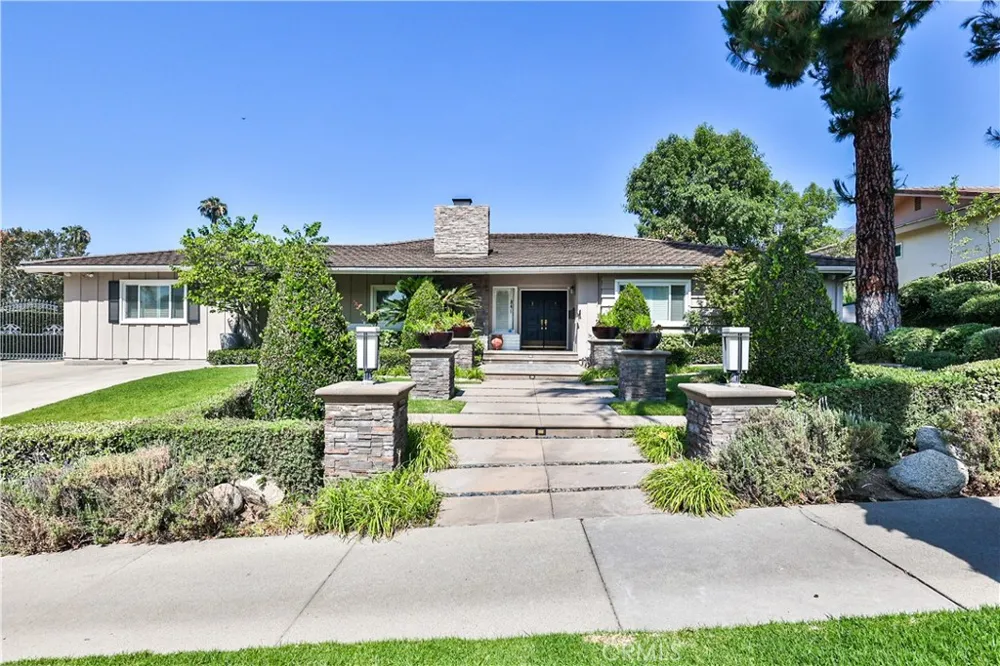 843 Entrada Glendora, CA 91741