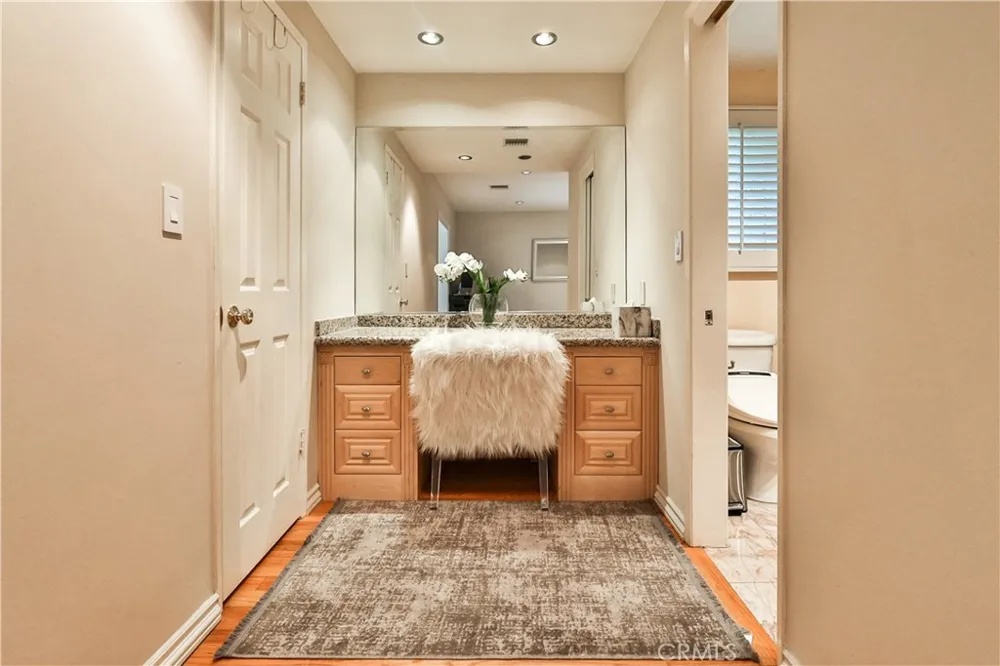 843 Entrada Glendora, CA 91741
