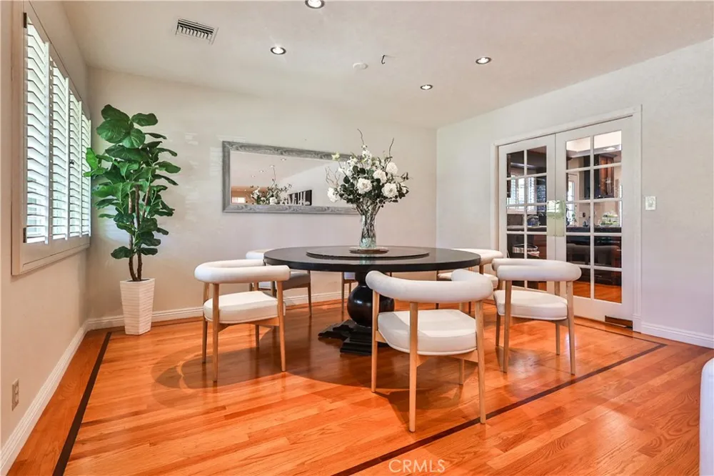 843 Entrada Glendora, CA 91741