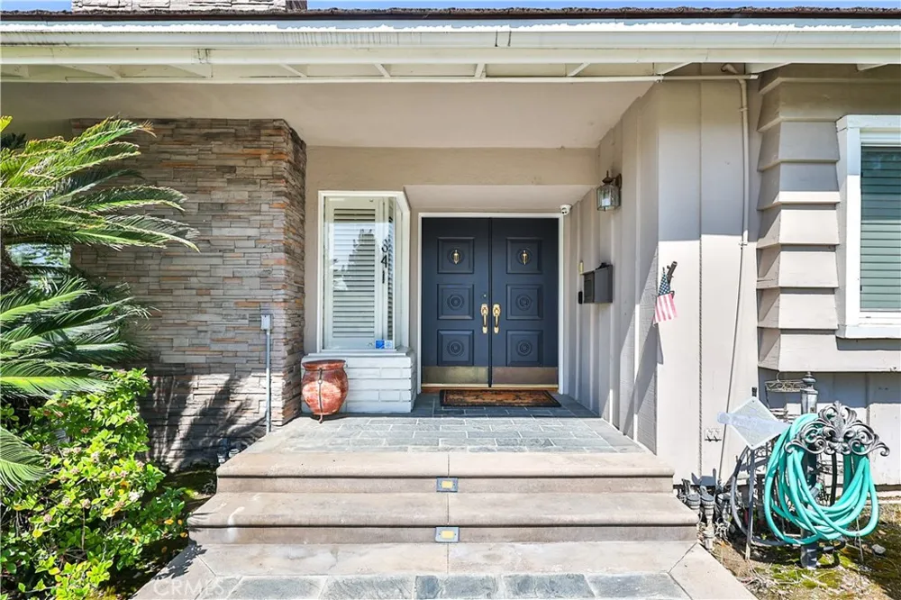 843 Entrada Glendora, CA 91741