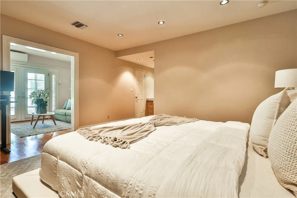 843 Entrada Glendora, CA 91741