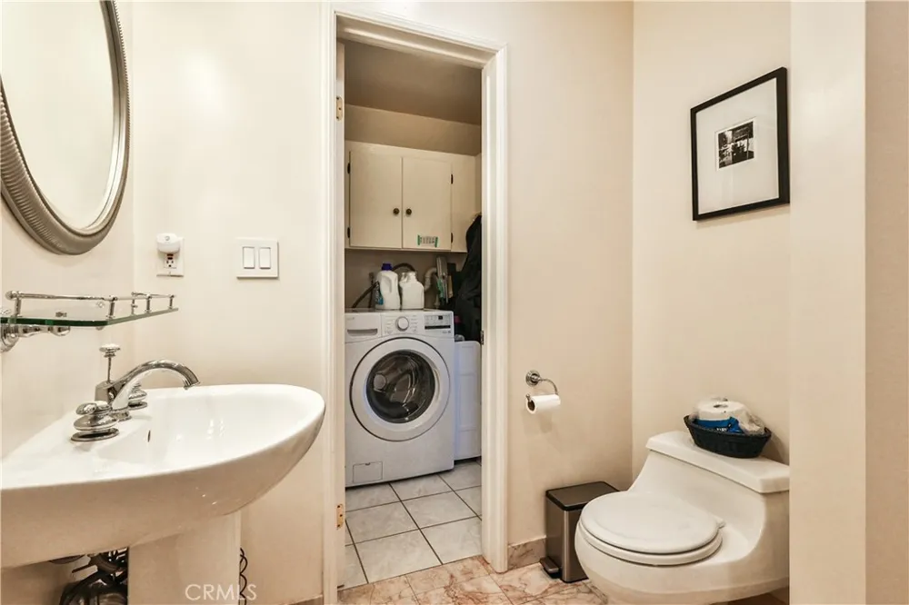 843 Entrada Glendora, CA 91741