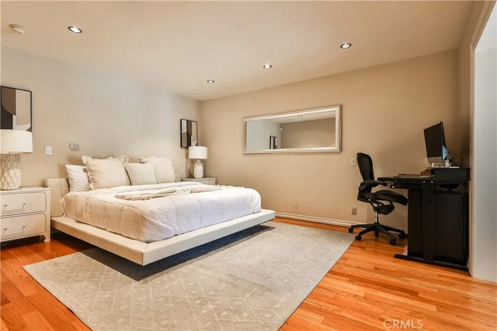 843 Entrada Glendora, CA 91741