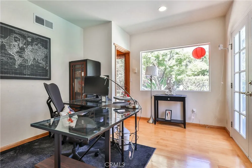 843 Entrada Glendora, CA 91741