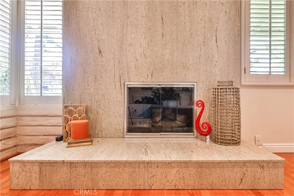 843 Entrada Glendora, CA 91741