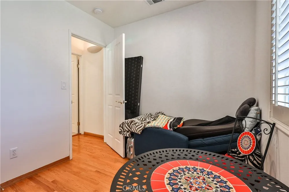843 Entrada Glendora, CA 91741
