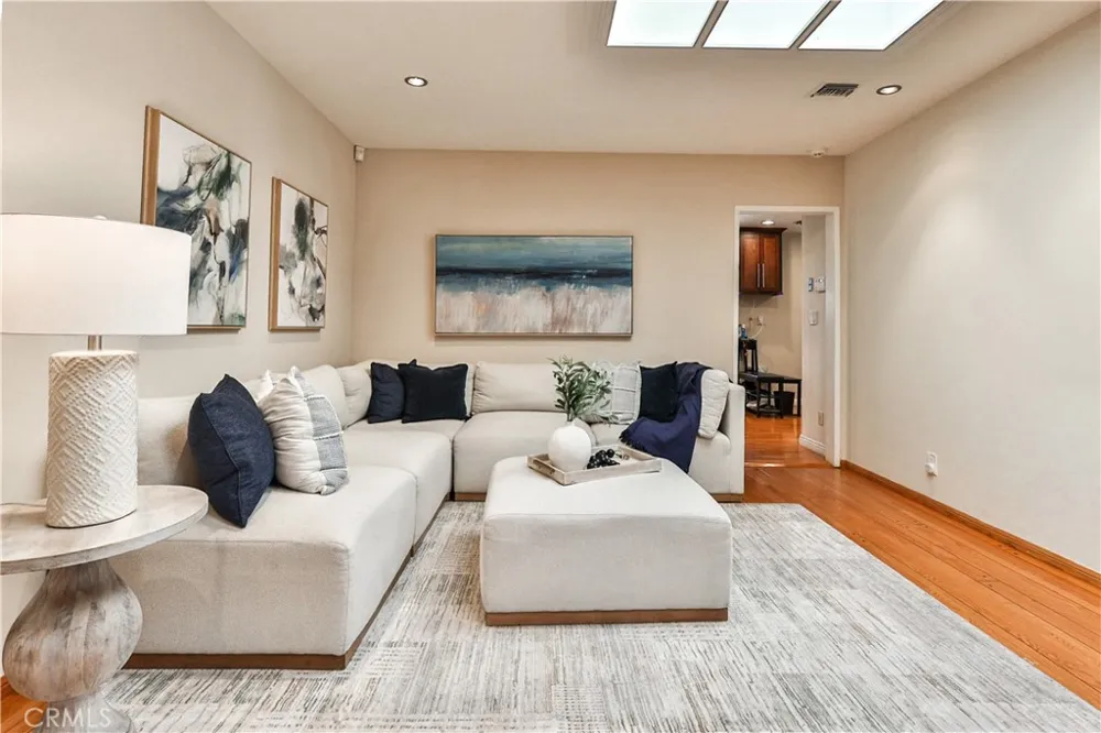 843 Entrada Glendora, CA 91741