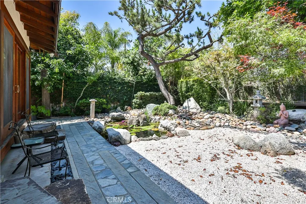 843 Entrada Glendora, CA 91741