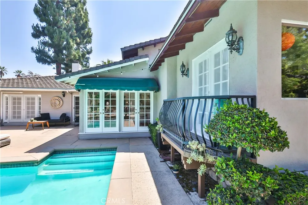 843 Entrada Glendora, CA 91741