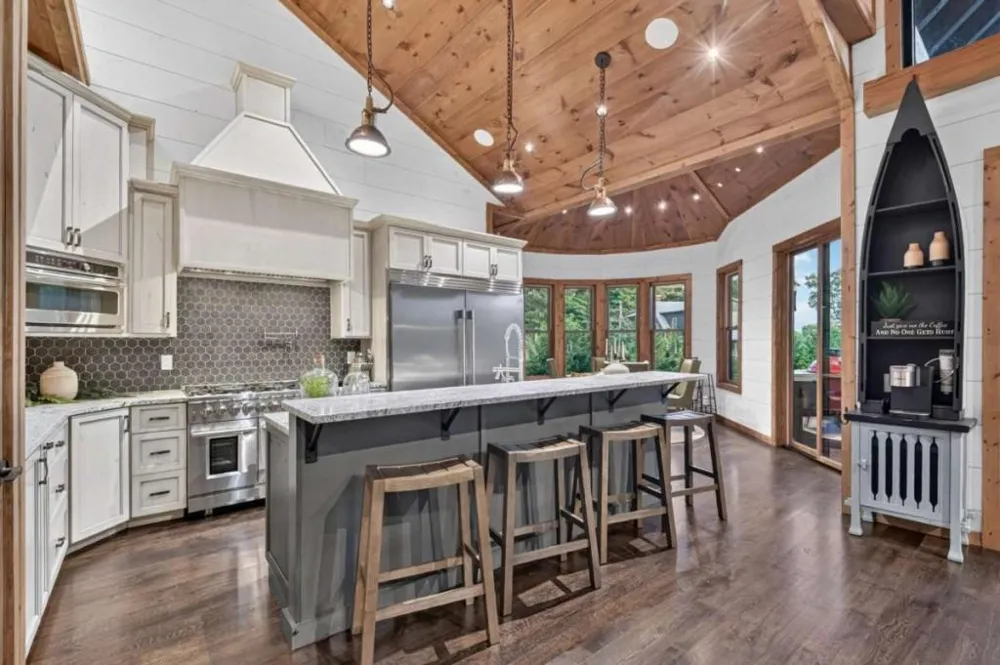 66 Rome Point Blue Ridge, GA 30513